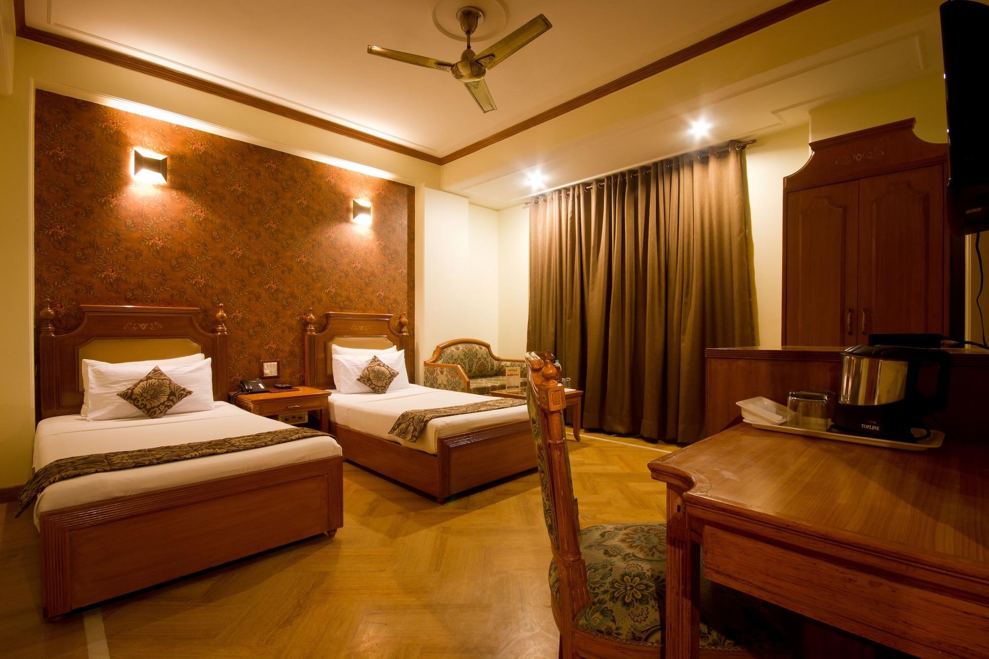 Hotel Sunstar Grand Delhi  Exterior foto