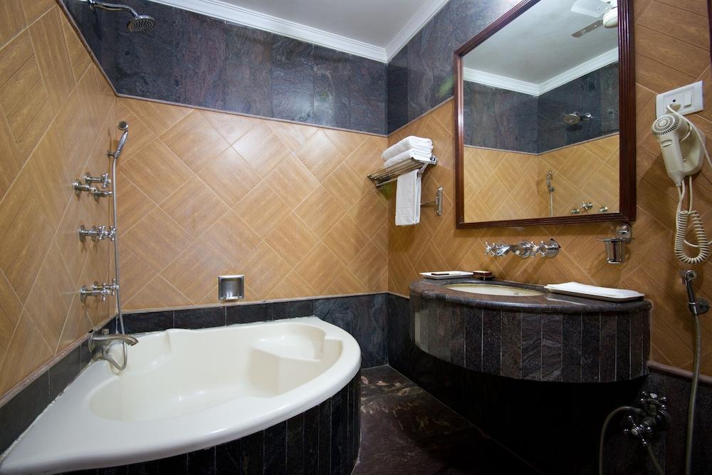 Hotel Sunstar Grand Delhi  Exterior foto
