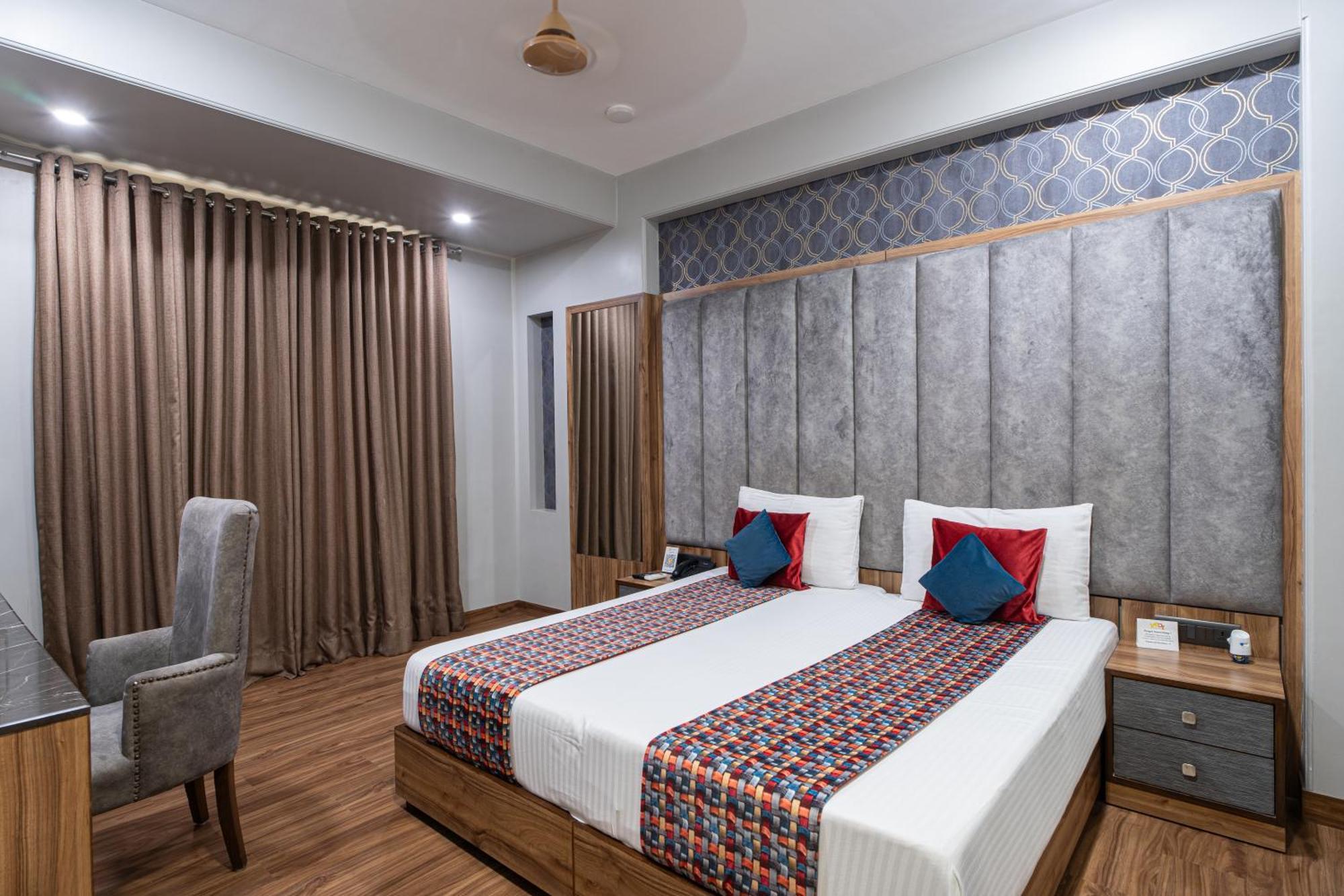 Hotel Sunstar Grand Delhi  Exterior foto