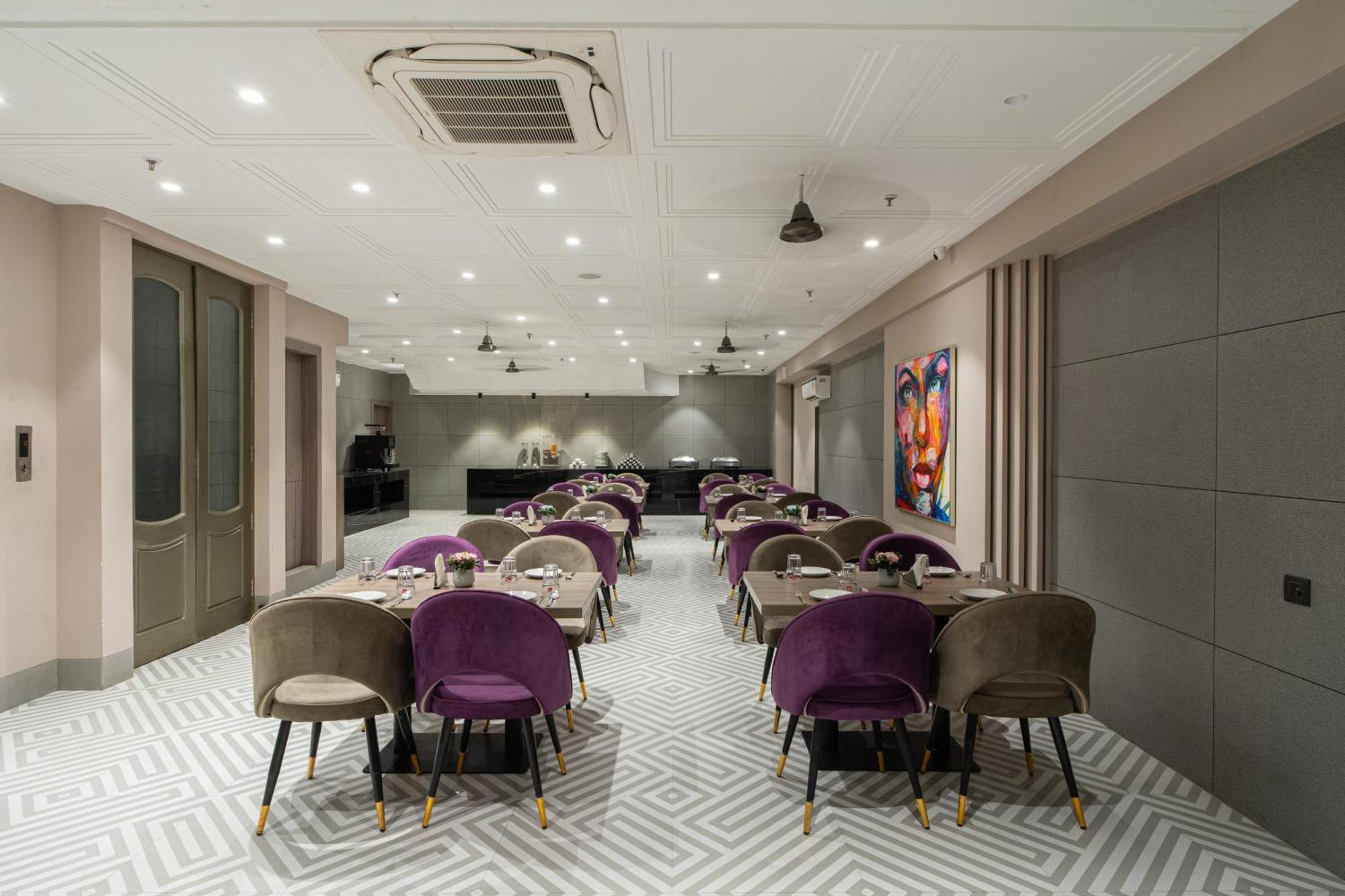 Hotel Sunstar Grand Delhi  Exterior foto