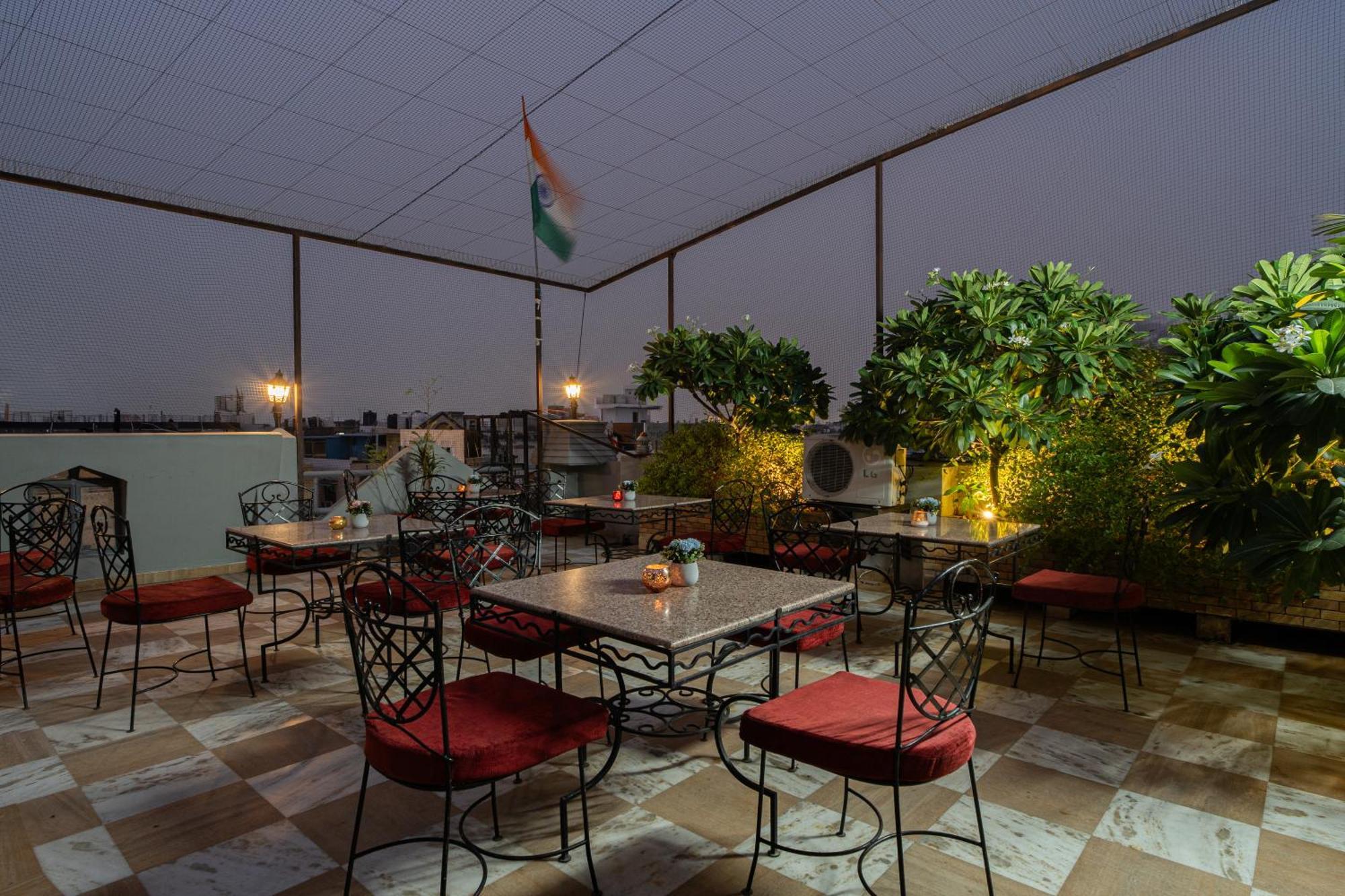 Hotel Sunstar Grand Delhi  Exterior foto