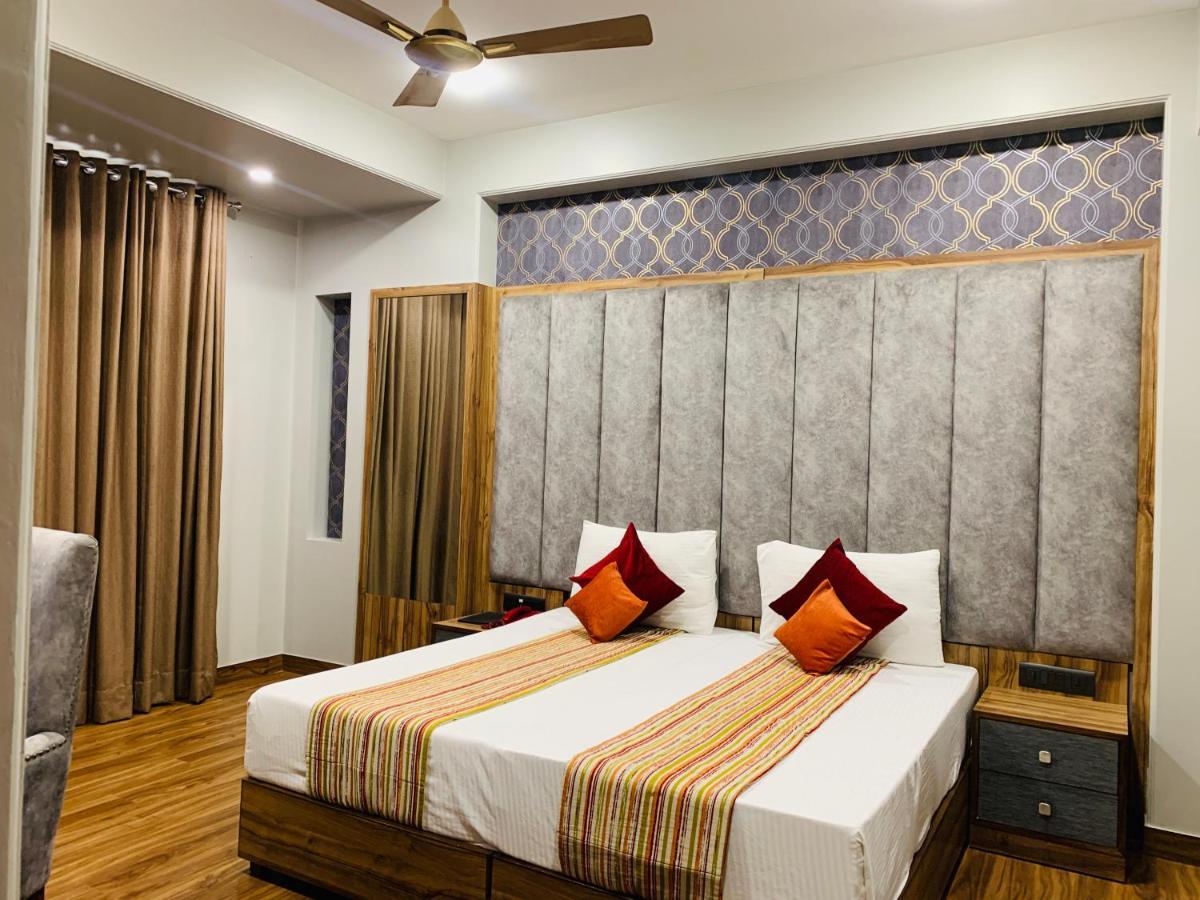 Hotel Sunstar Grand Delhi  Exterior foto